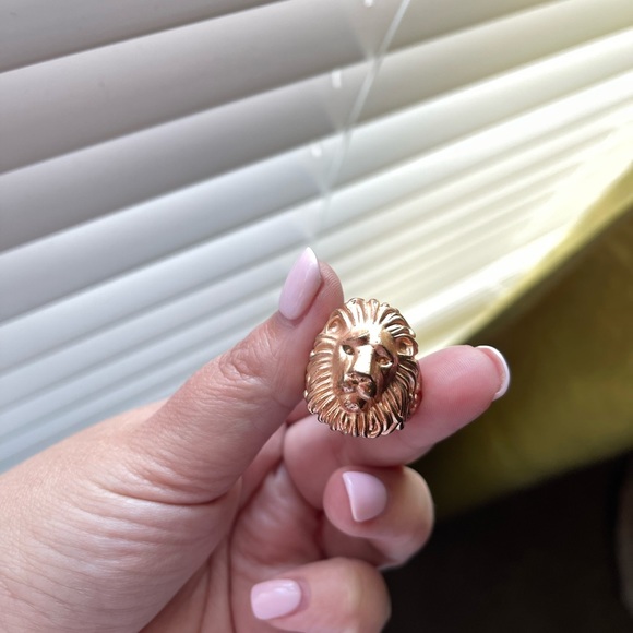 Kendra Scott Collin Lion ring in rose gold - Picture 4 of 4